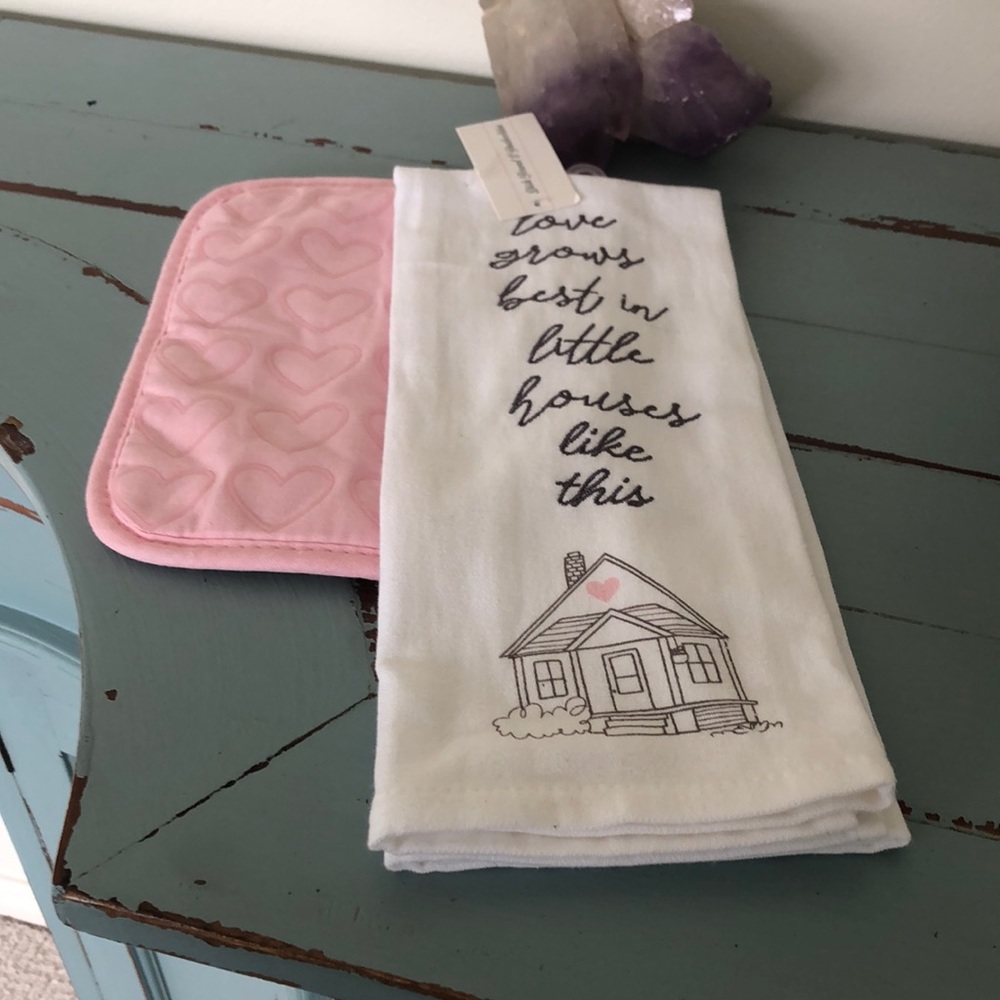 New dishe towel with potholder